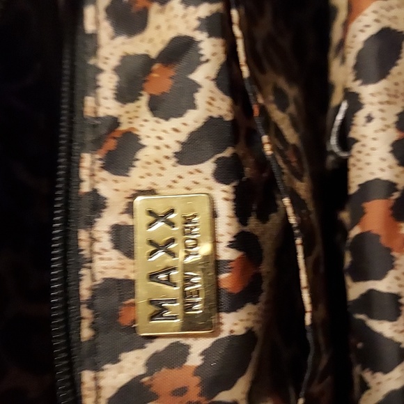 MAXX NY Handbag - Picture 6 of 9